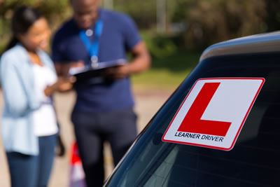 How to choose a driving instructor